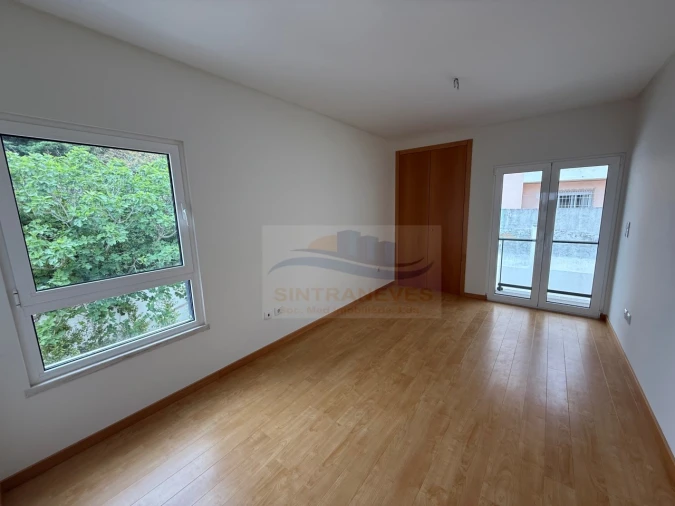 Apartamento T3 para Venda em Carcavelos e Parede Foto 11