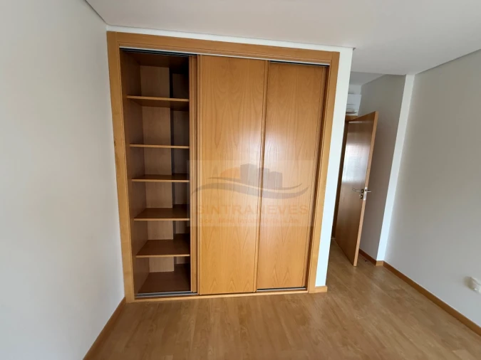 Apartamento T3 para Venda em Carcavelos e Parede Foto 14