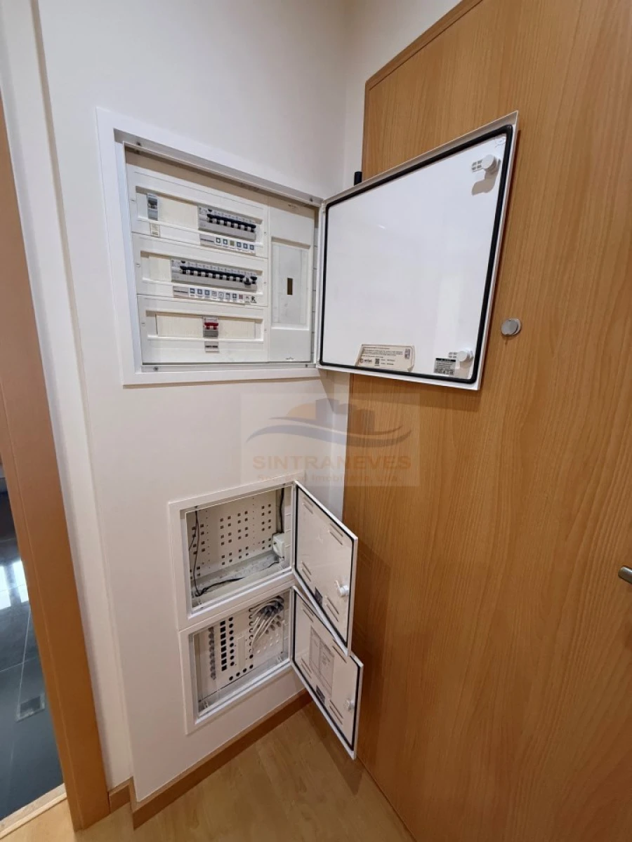 Apartamento T3 para Venda em Carcavelos e Parede Foto 16