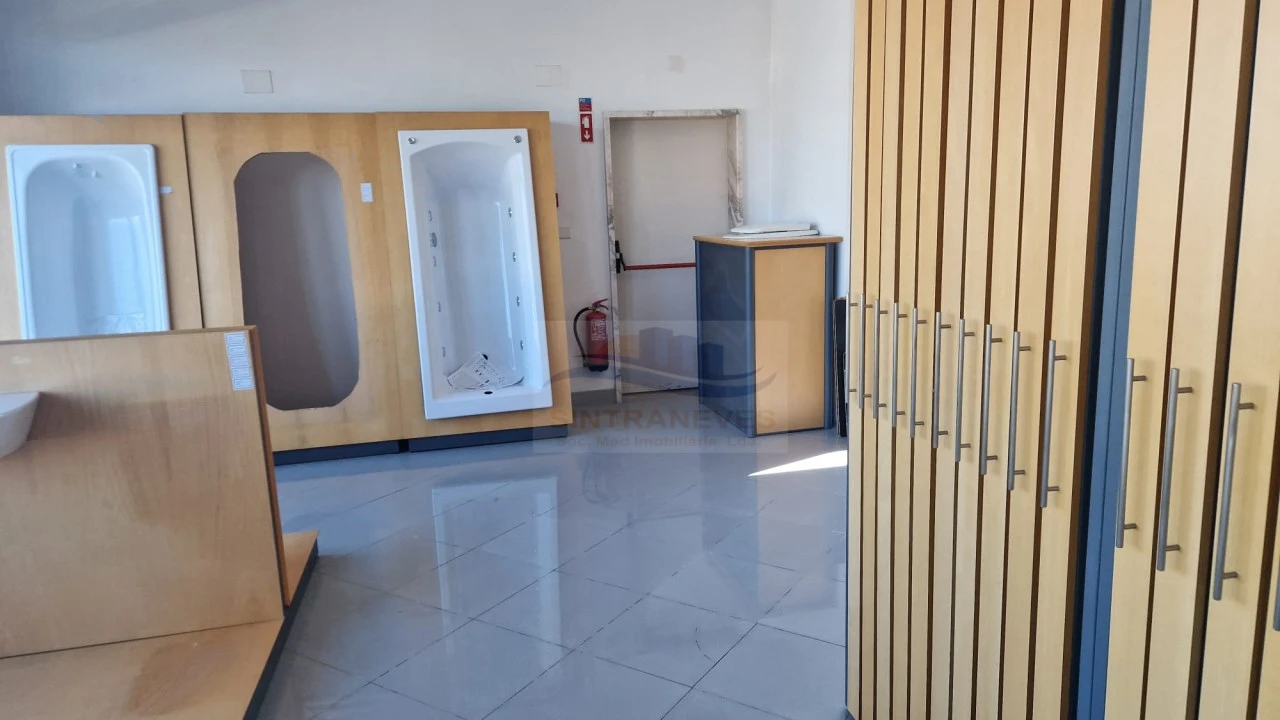 Prédio para Venda em Alverca do Ribatejo e Sobralinho Foto 2