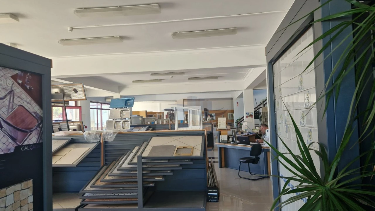 Prédio para Venda em Alverca do Ribatejo e Sobralinho Foto 11