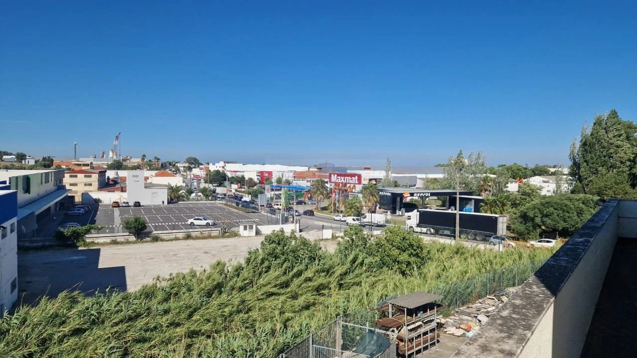 Prédio para Venda em Alverca do Ribatejo e Sobralinho Foto 13