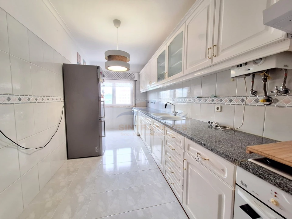 Apartamento T1 para Venda em Cacém e São Marcos Foto 11