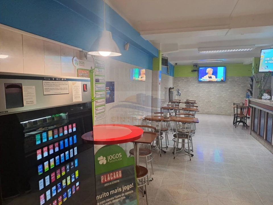 Negócio para Venda em Massamá e Monte Abraão Foto 1