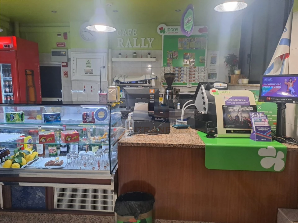 Negócio para Venda em Massamá e Monte Abraão Foto 7