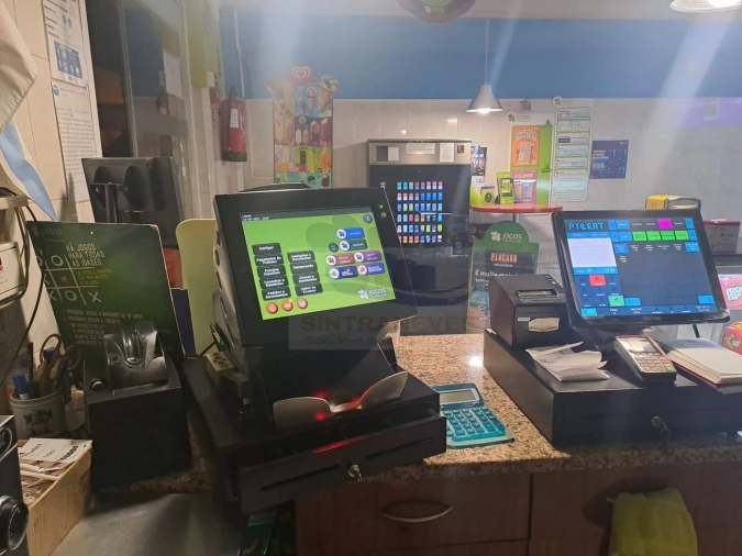 Negócio para Venda em Massamá e Monte Abraão Foto 2