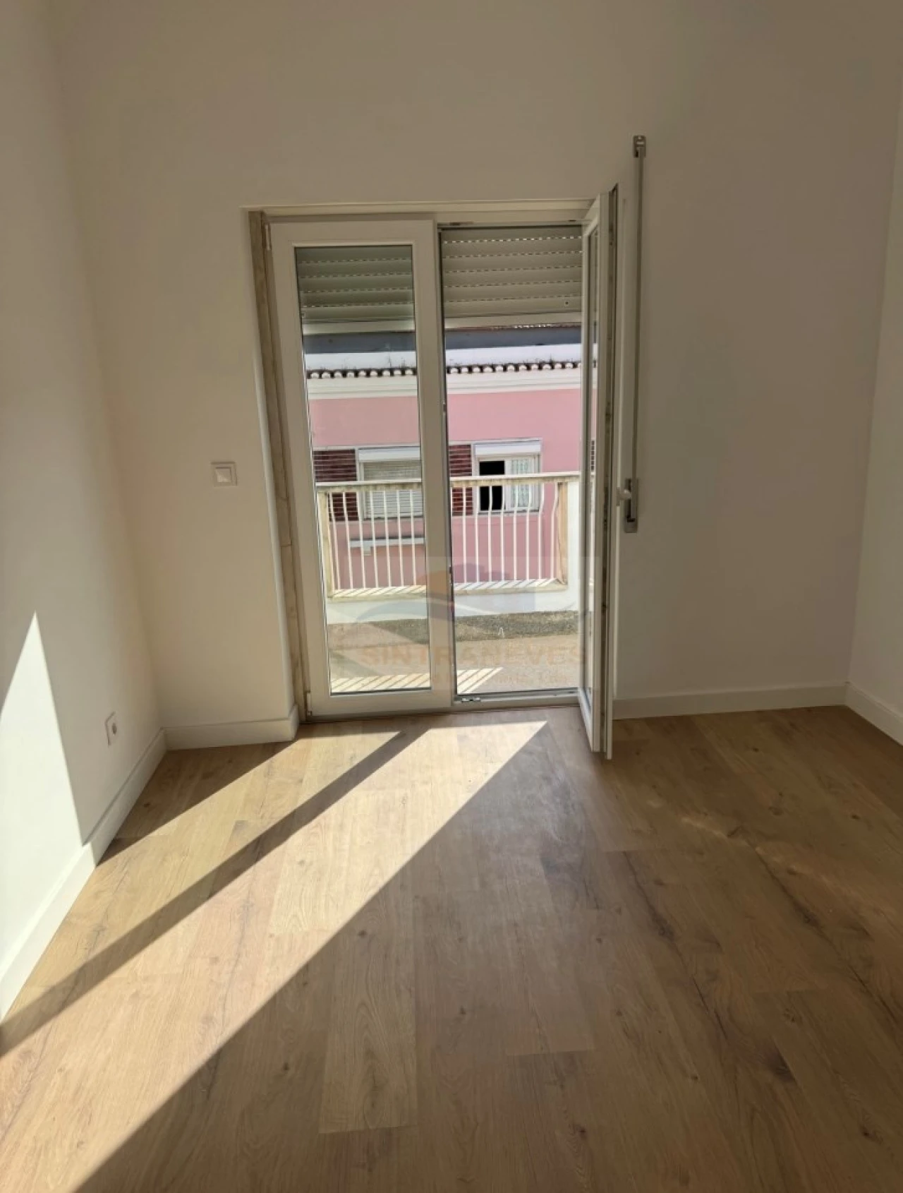 Apartamento T3 para Venda em Venteira Foto 9