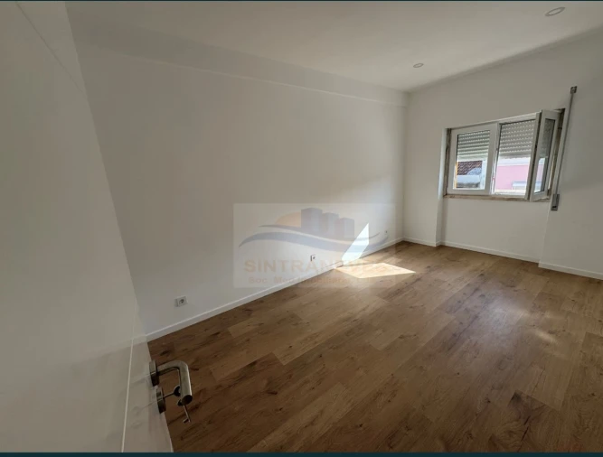 Apartamento T3 para Venda em Venteira Foto 4