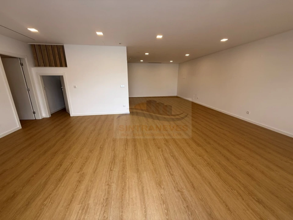 Moradia T9 para Venda em Loures Foto 32