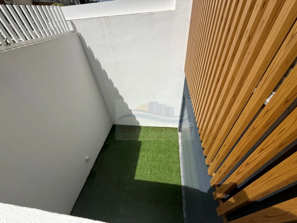 Moradia T9 para Venda em Loures Foto 33