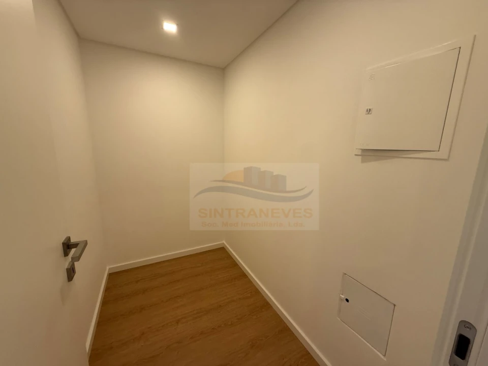 Moradia T9 para Venda em Loures Foto 45