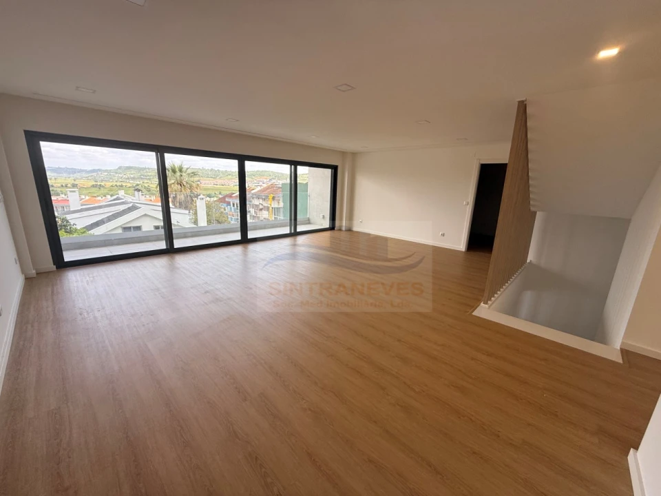 Moradia T9 para Venda em Loures Foto 46