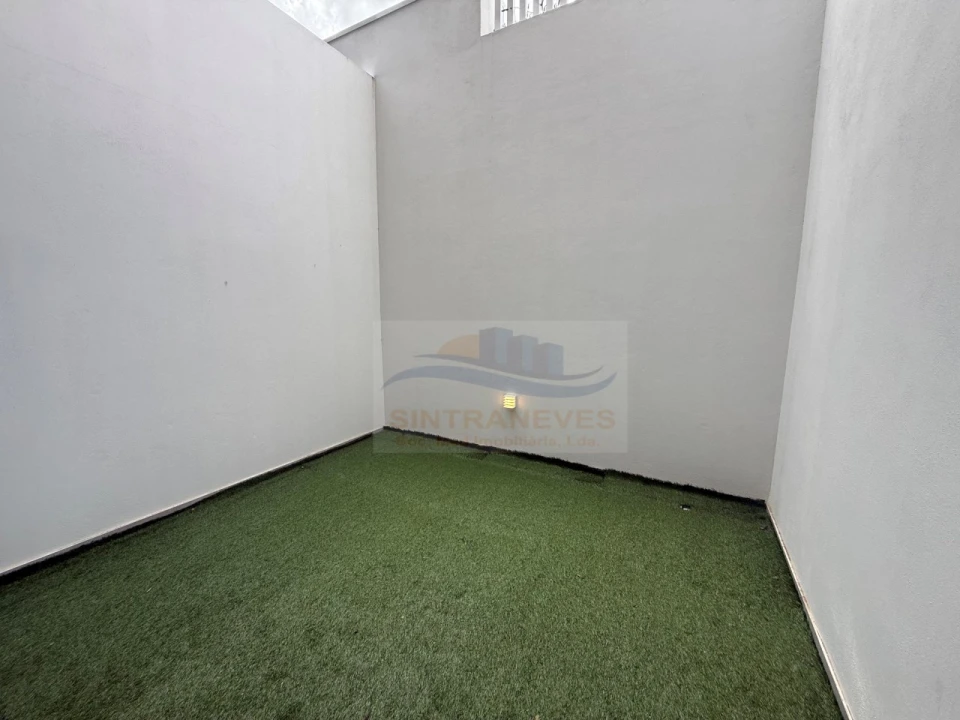 Moradia T9 para Venda em Loures Foto 50