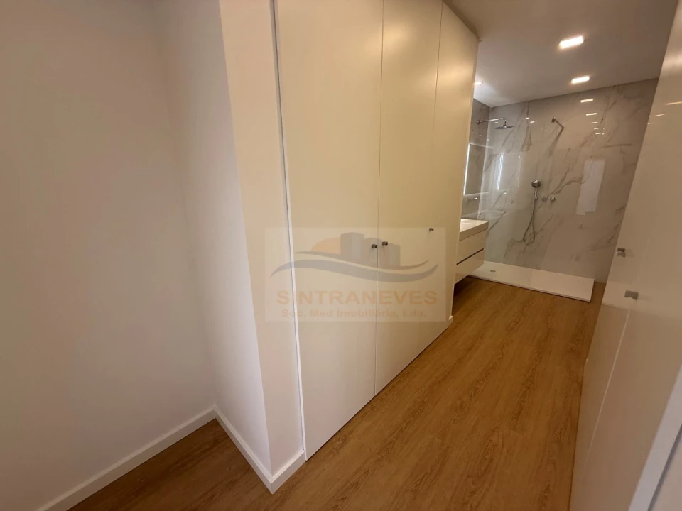 Moradia T9 para Venda em Loures Foto 73