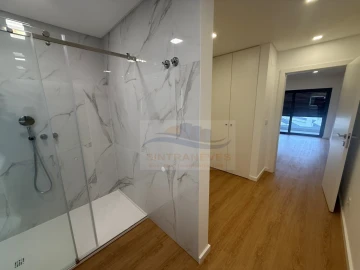 Moradia T9 para Venda em Loures