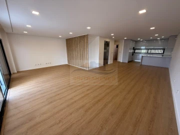 Moradia T9 para Venda em Loures