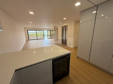 Moradia T9 para Venda em Loures
