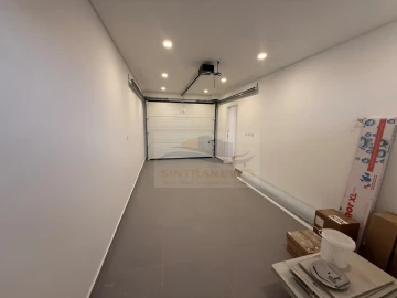 Moradia T9 para Venda em Loures