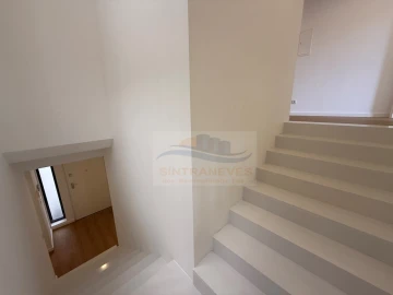 Moradia T9 para Venda em Loures