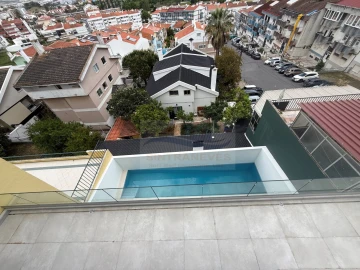 Moradia T9 para Venda em Loures