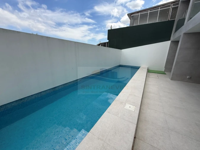 Moradia T9 para Venda em Loures Foto 37