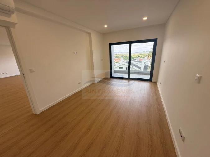 Moradia T9 para Venda em Loures Foto 42