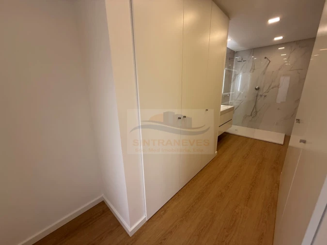 Moradia T9 para Venda em Loures Foto 73