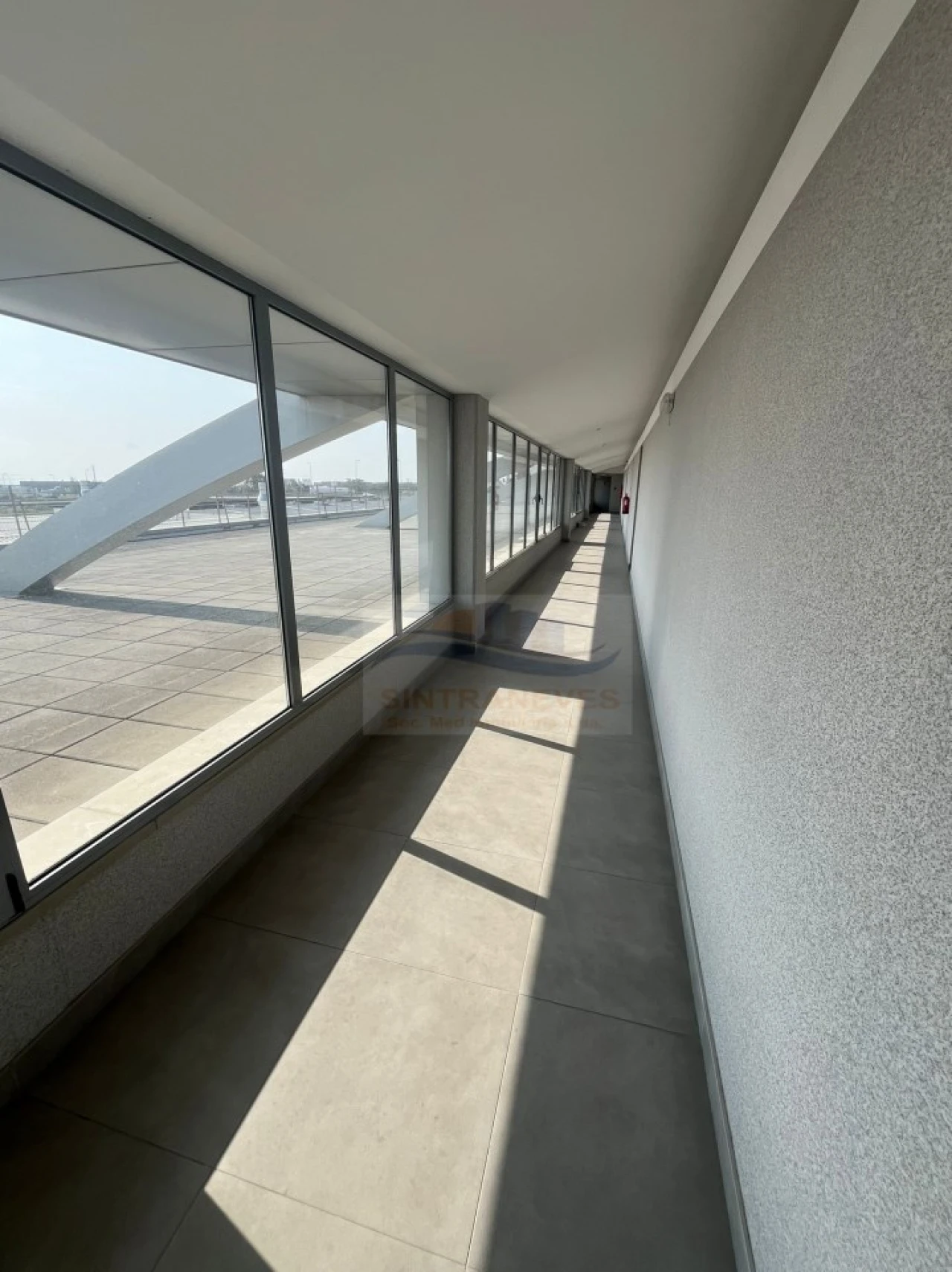 Loja para Arrendamento em Santa Iria de Azoia, São João da Talha e Bobadela Foto 14