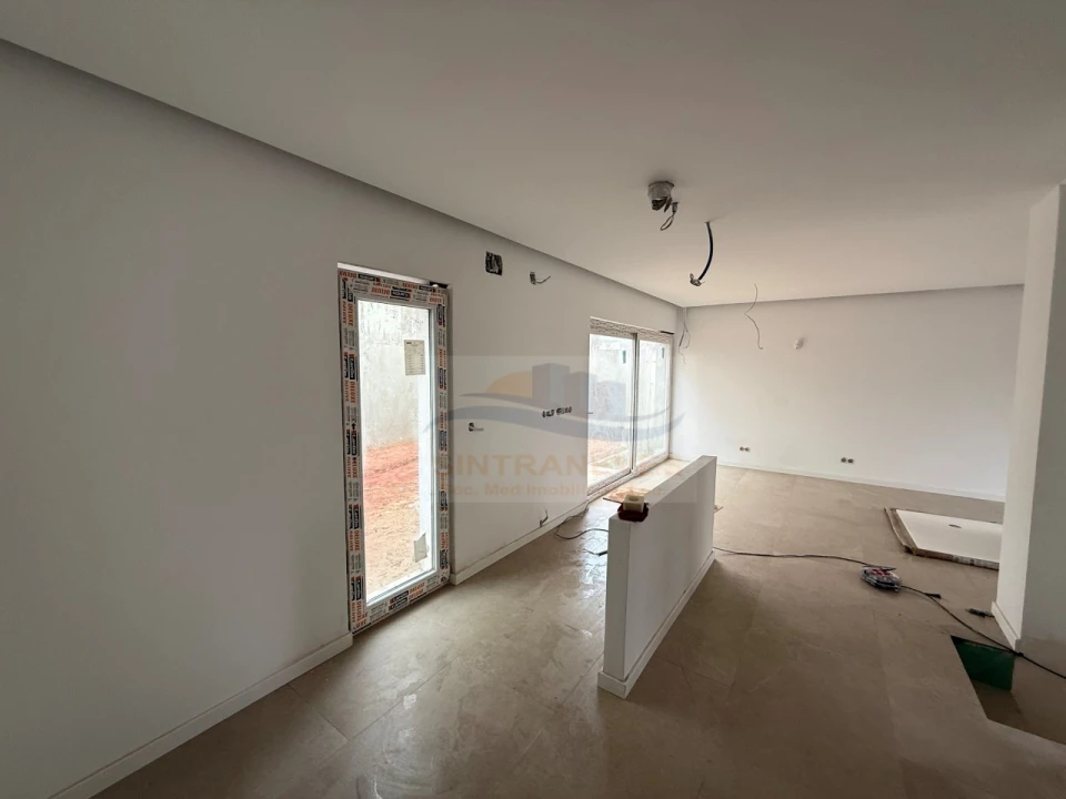 Moradia T4 para Venda em Santa Maria, São Pedro e Matacães Foto 16