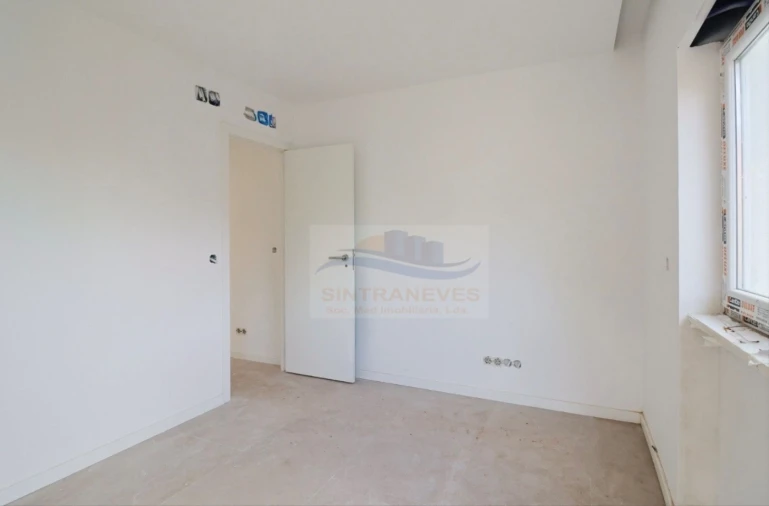 Moradia T4 para Venda em Santa Maria, São Pedro e Matacães Foto 32