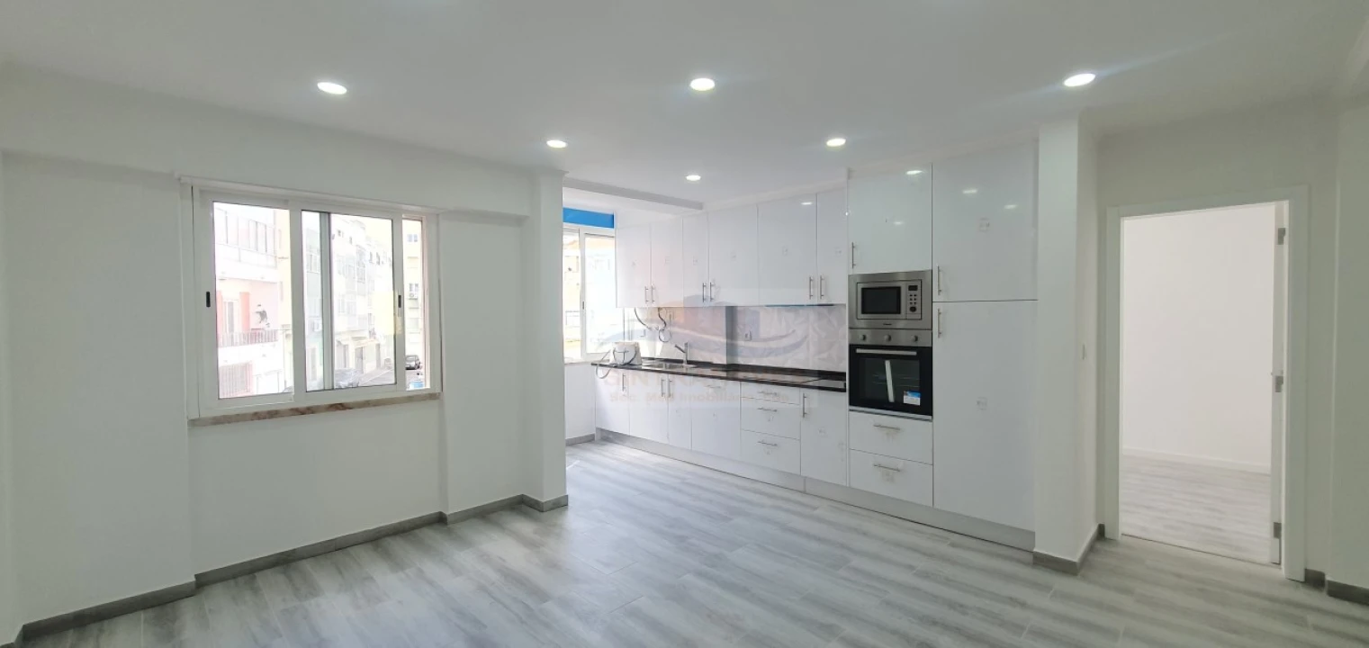 Apartamento T3 para Venda em Águas Livres Foto 1