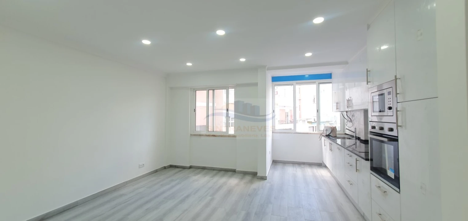 Apartamento T3 para Venda em Águas Livres Foto 4