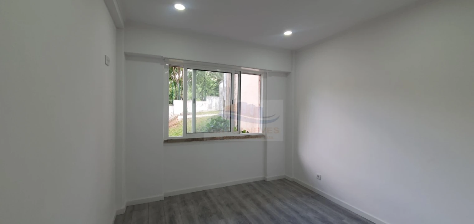Apartamento T3 para Venda em Águas Livres Foto 9