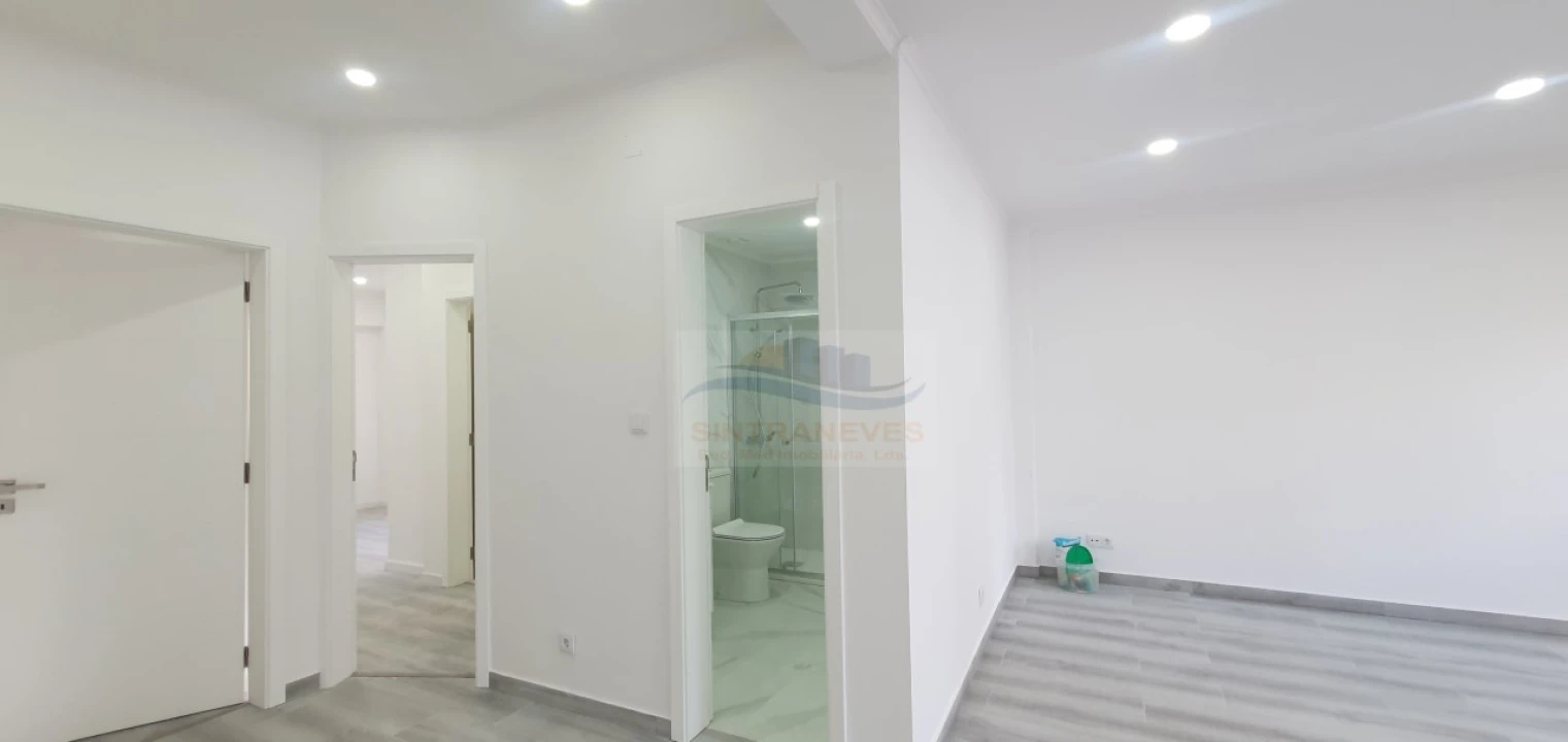 Apartamento T3 para Venda em Águas Livres Foto 17