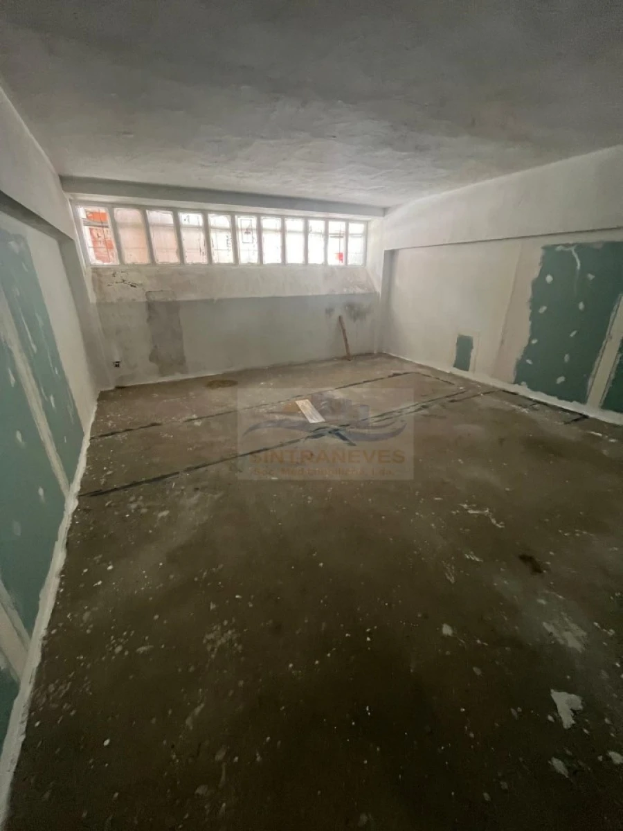 Armazém para Arrendamento em Camarate, Unhos e Apelação Foto 22