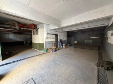 Armazém para Venda em Falagueira-Venda Nova
