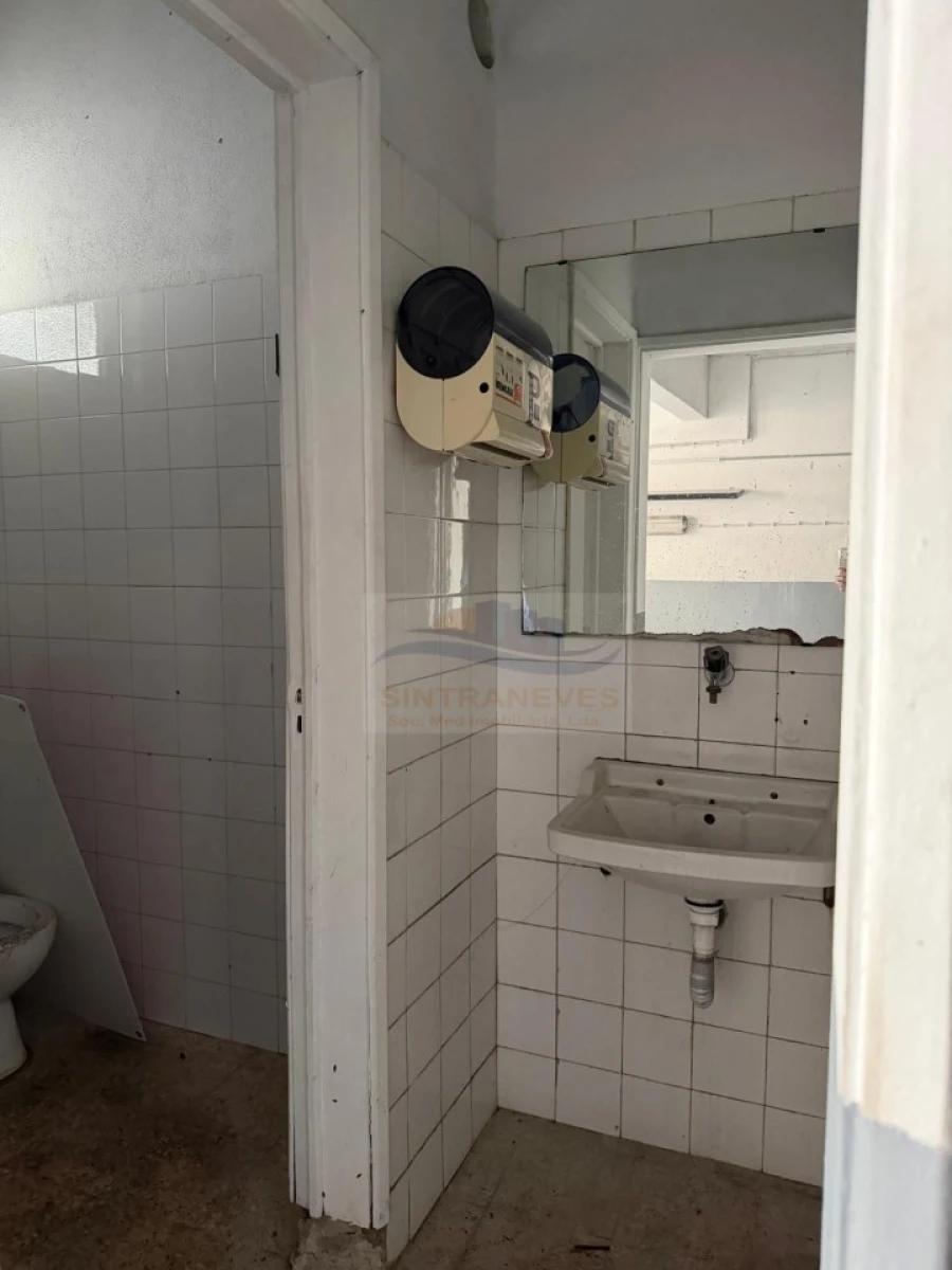 Armazém para Venda em Falagueira-Venda Nova Foto 9
