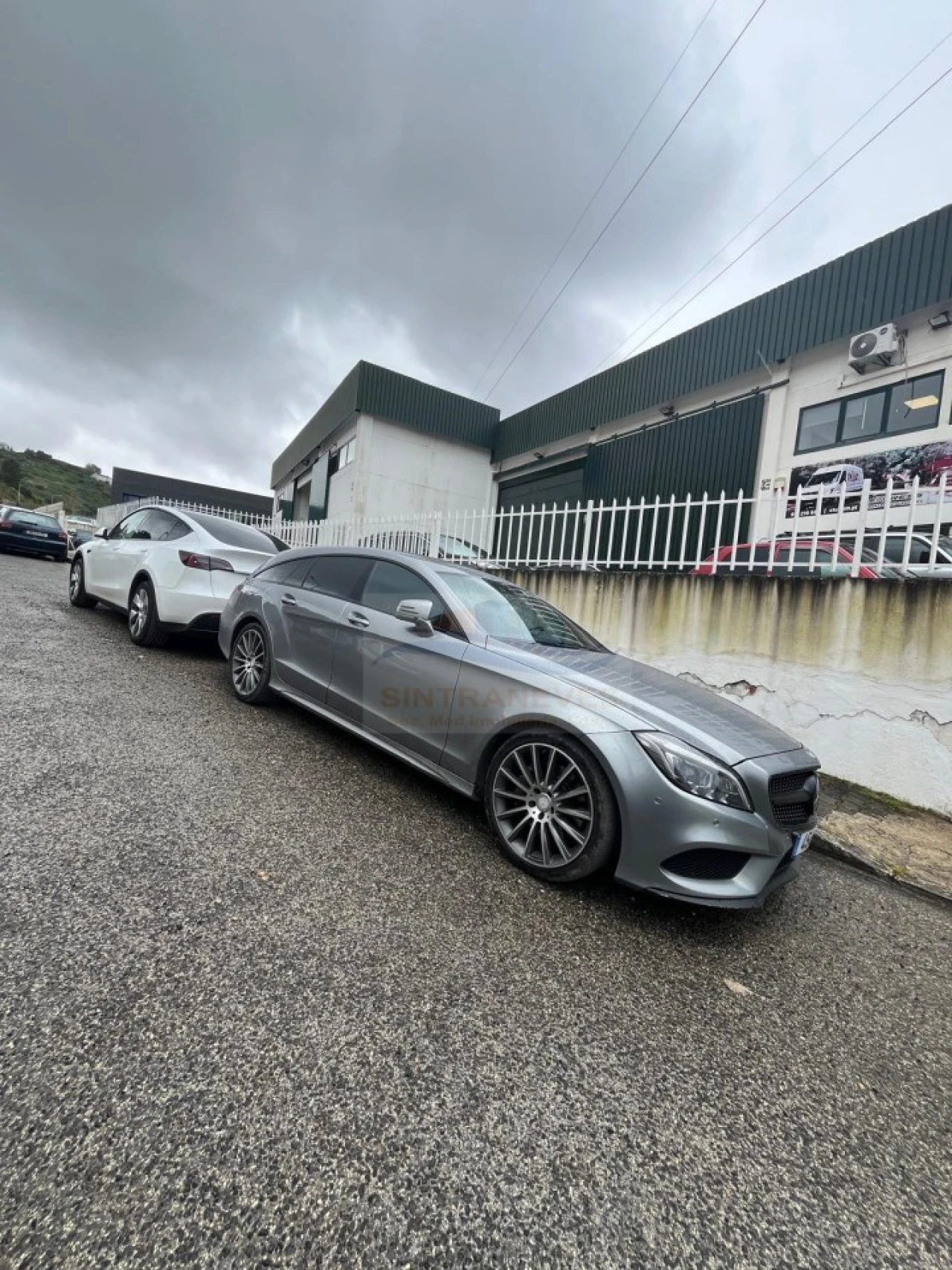 Armazém para Venda em Santo António dos Cavaleiros e Frielas Foto 10