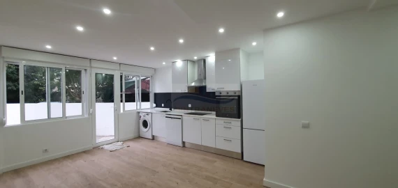 Apartamento T2 para Venda em Mina de Água