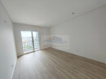 Apartamento T2 para Venda em Carcavelos e Parede