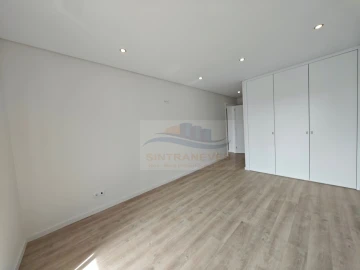 Apartamento T2 para Venda em Carcavelos e Parede