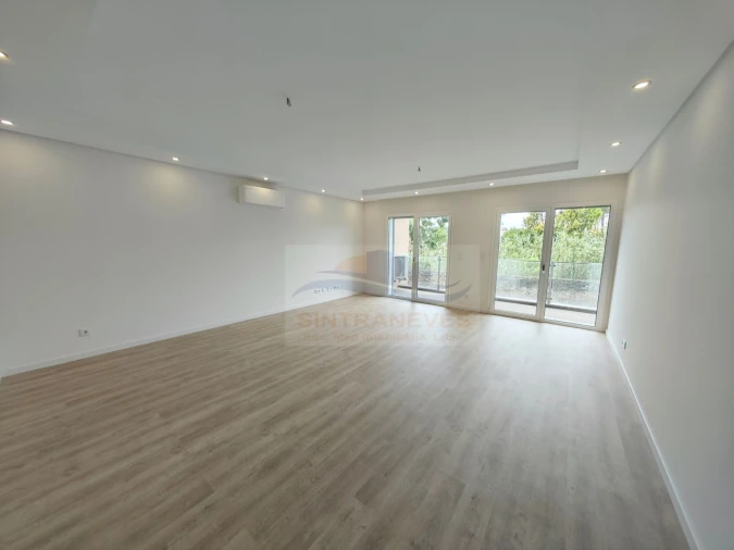 Apartamento T2 para Venda em Carcavelos e Parede Foto 16
