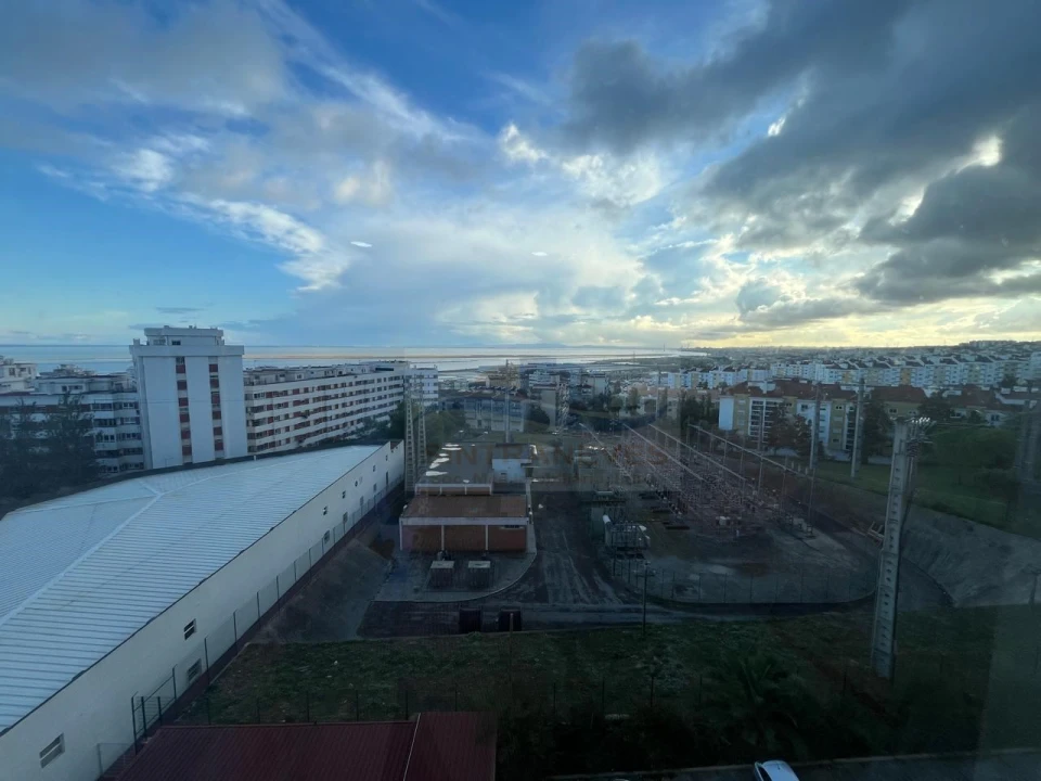 Apartamento T3 para Venda em Póvoa de Santa Iria e Forte da Casa Foto 11