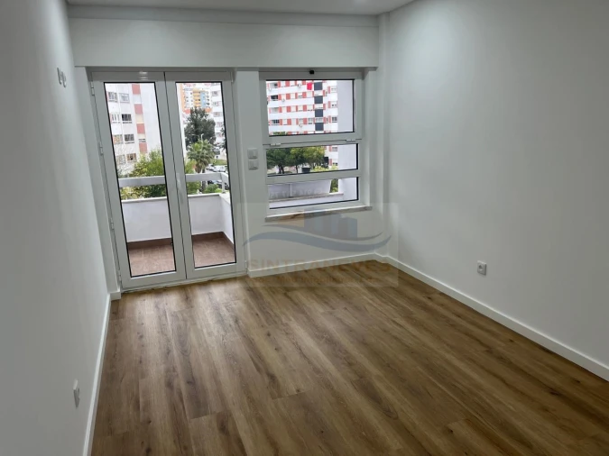 Apartamento T3 para Venda em Póvoa de Santa Iria e Forte da Casa Foto 12