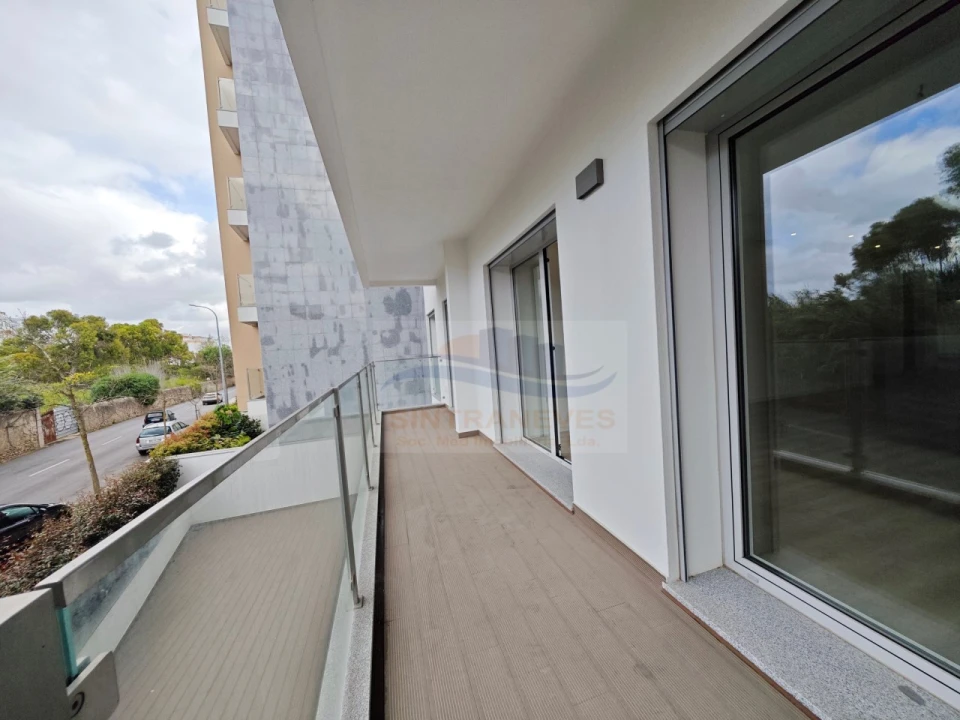 Apartamento T2 para Venda em Carcavelos e Parede Foto 1