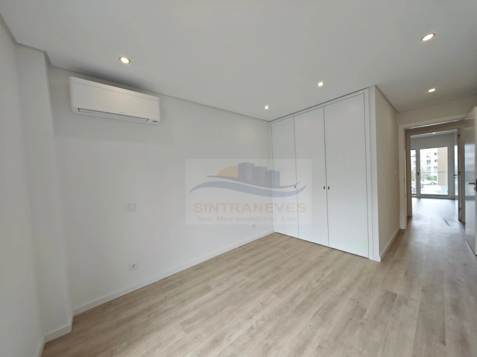 Apartamento T2 para Venda em Carcavelos e Parede Foto 4