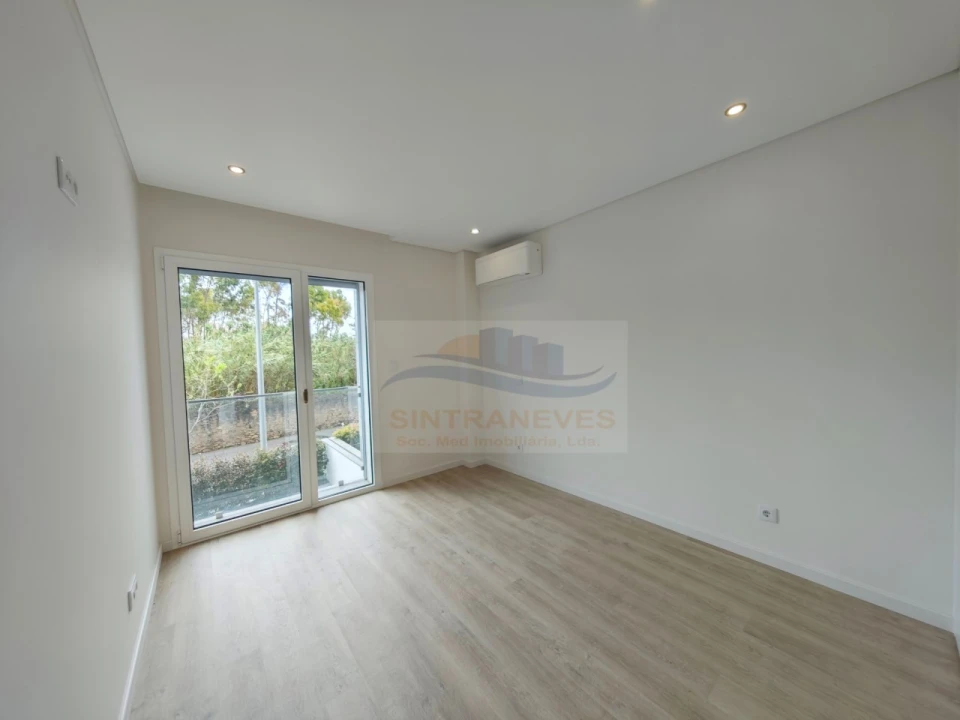 Apartamento T2 para Venda em Carcavelos e Parede Foto 5