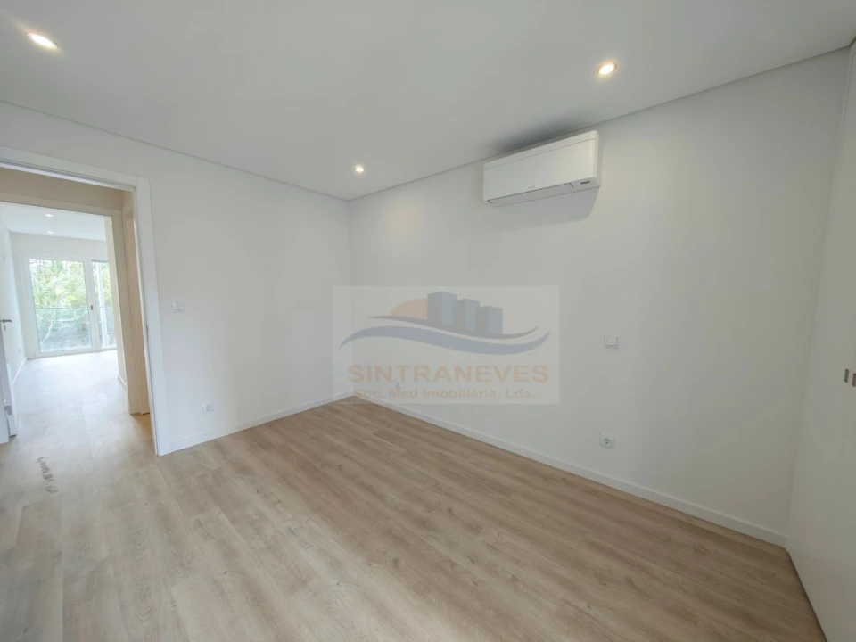 Apartamento T2 para Venda em Carcavelos e Parede Foto 6