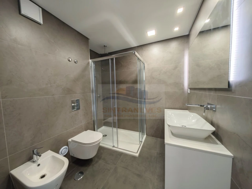 Apartamento T2 para Venda em Carcavelos e Parede Foto 10