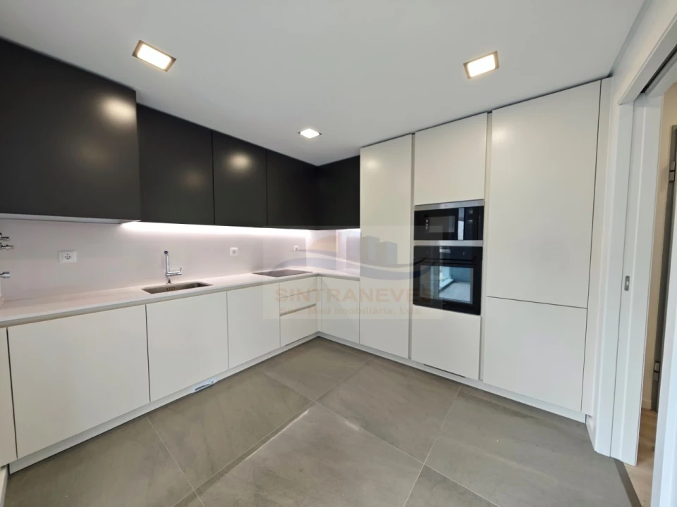 Apartamento T2 para Venda em Carcavelos e Parede Foto 11